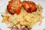 Свиные ребрышки в аджике с картофелем