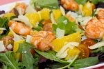 Салат с креветками и апельсином