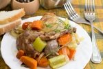 Кролик, запеченный с овощами
